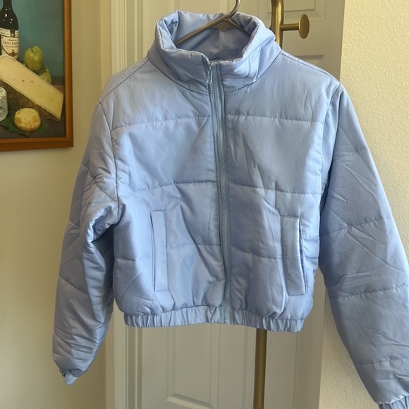 Light periwinkle blue zip up Crop Puffer Jacket Medium - Picture 4 of 8